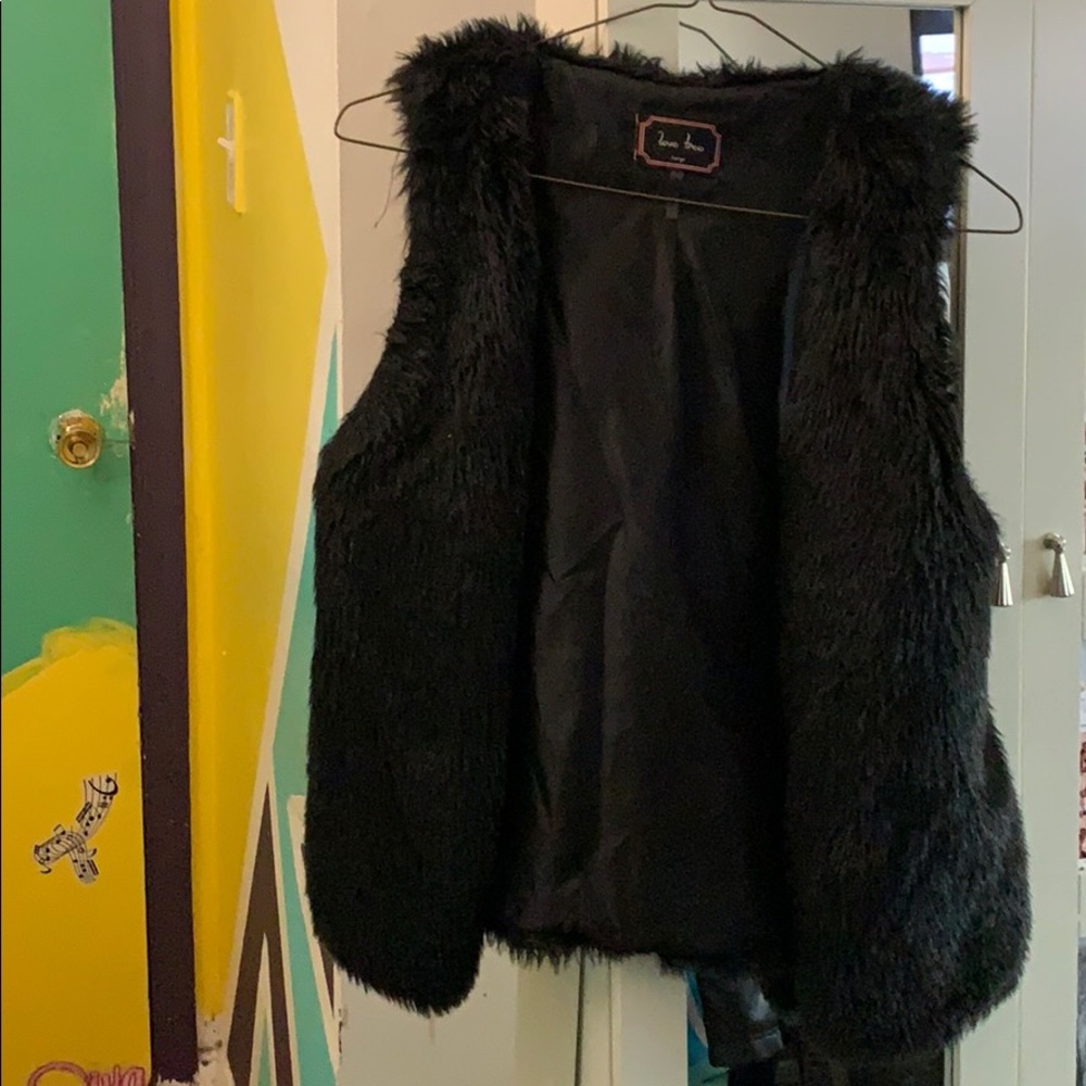 Black faux fur vest